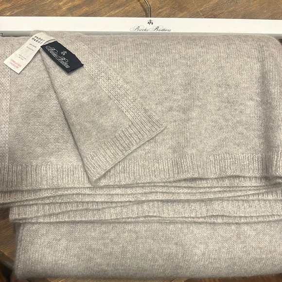 New Brooks Brothers Knitted Cashmere Throw/wrap 60”x52” - Picture 1 of 2